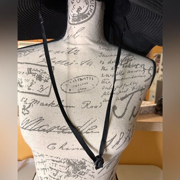 Black floppy sun hat - Picture 2 of 6